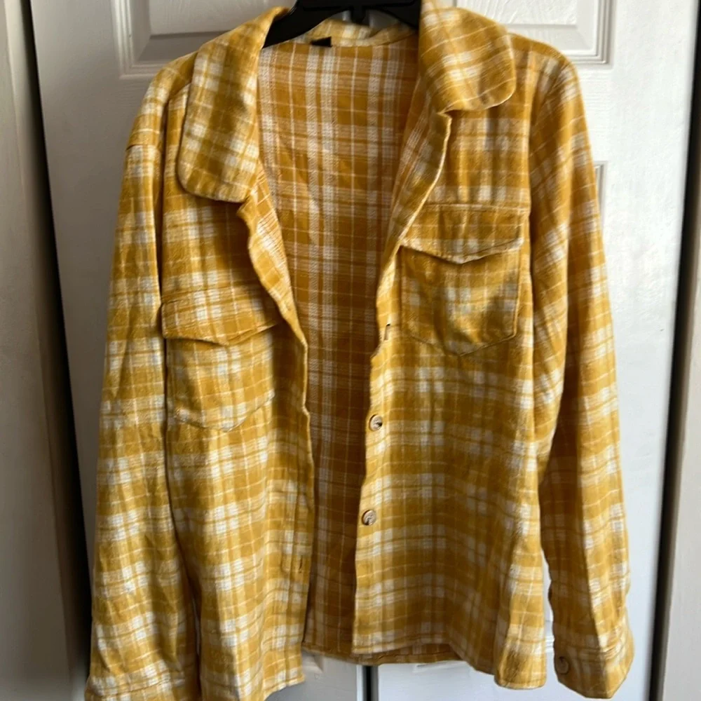 Yellow flannel - Picture 1 of 4
